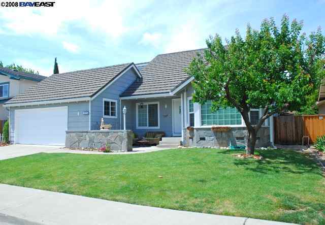 Property Photo:  3178 Berkshire Ct  CA 94588-4102 