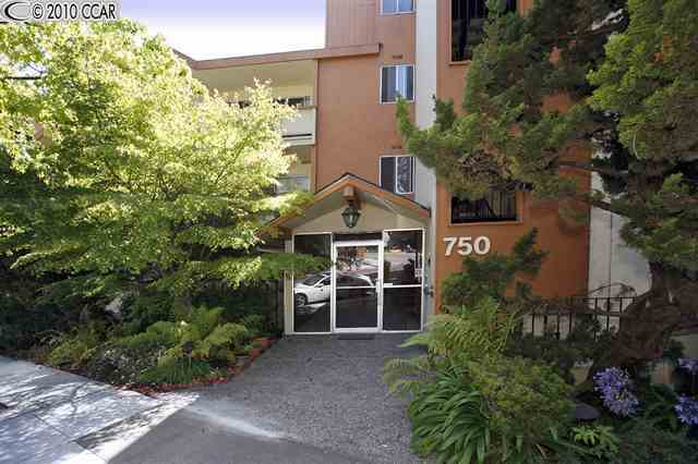 Property Photo:  750 Oakland Avenue 105  CA 94611 