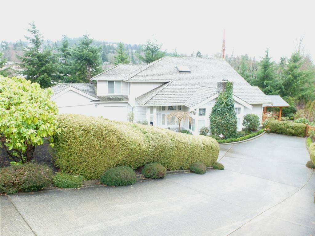 Property Photo:  15863 SE 59th Place  WA 98006 