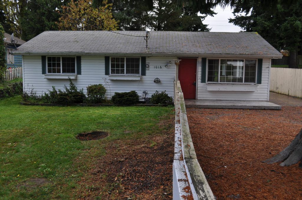 Property Photo:  1016 Clark Ave  WA 98290 