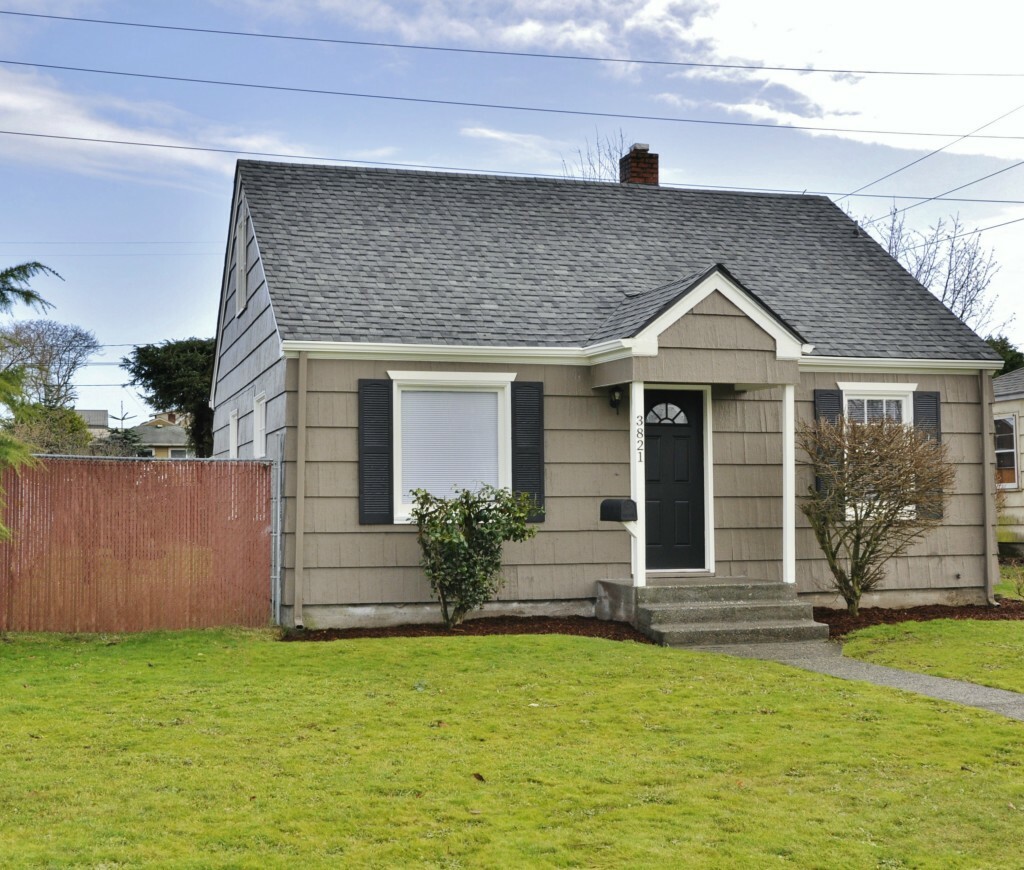 Property Photo:  3821 S Ainsworth St  WA 98418 