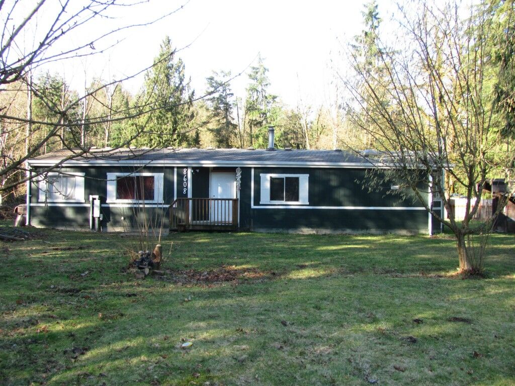 Property Photo:  8608 268th Avenue E  WA 98321 