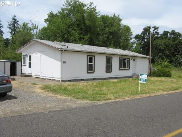 Property Photo: 81952 Hillview Dr OR 97426