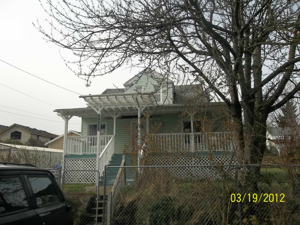 Property Photo:  10213 19th Avenue SW  WA 98146 