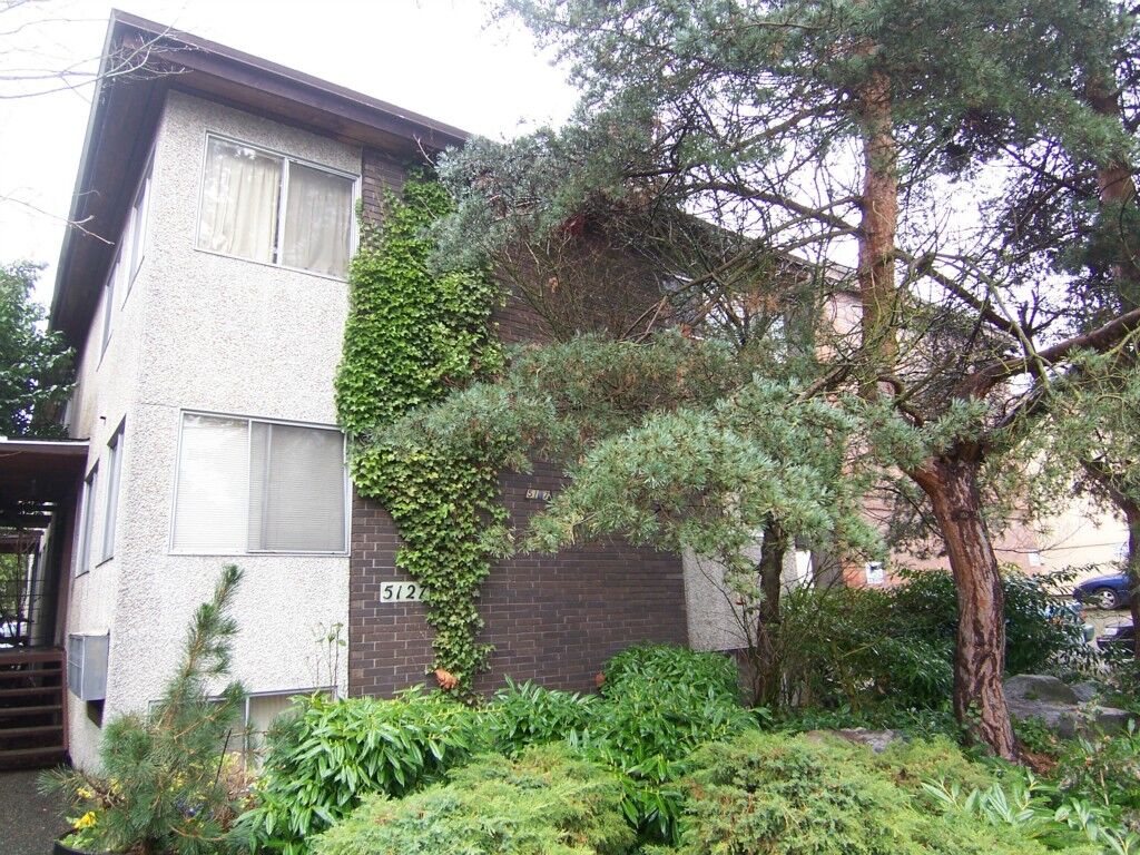 Property Photo:  5127 24th Ave NE  WA 98105 