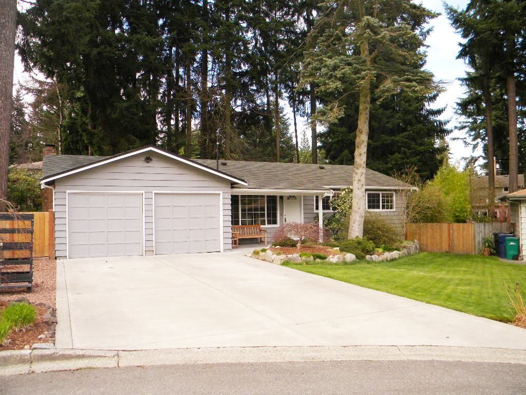 Property Photo:  13720 NE 71st Place  WA 98052 