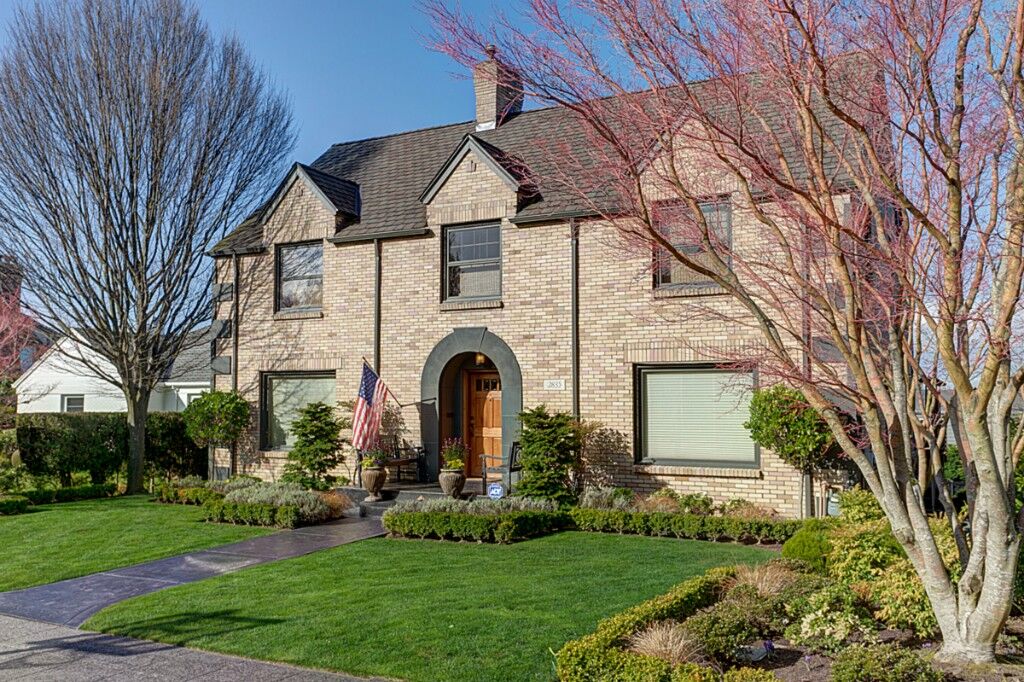 Property Photo:  2835 42nd Ave W  WA 98199 