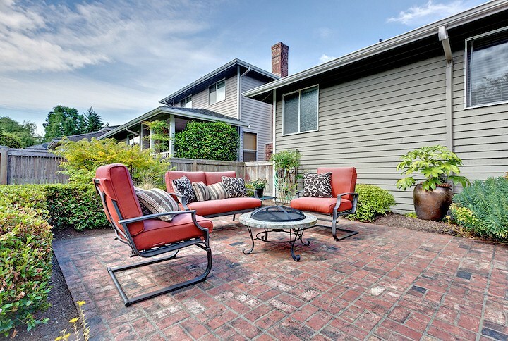 Property Photo:  1031 A Ave S  WA 98020 