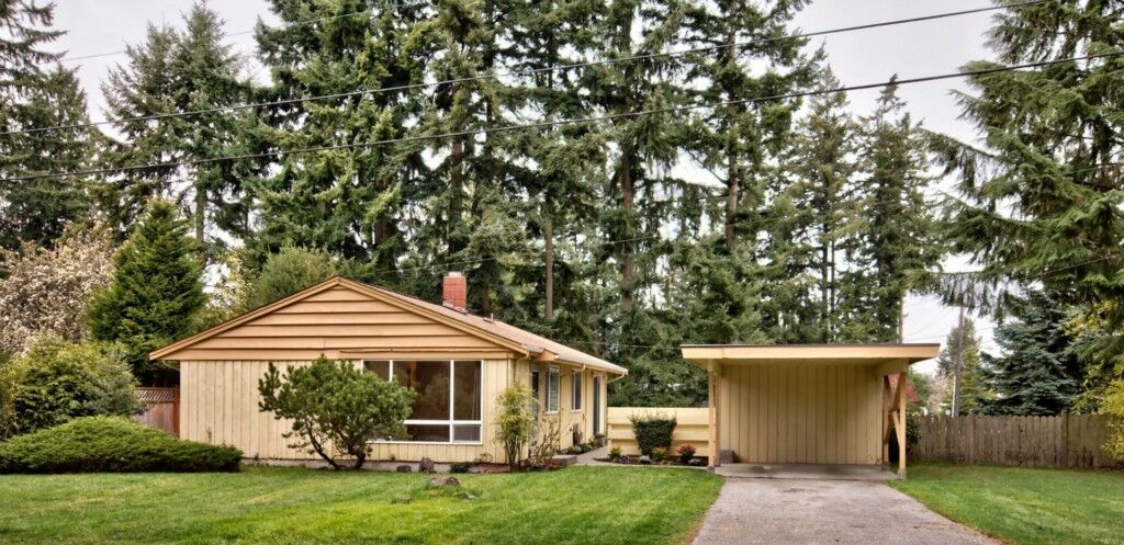 Property Photo:  9207 217th St SW  WA 98020 