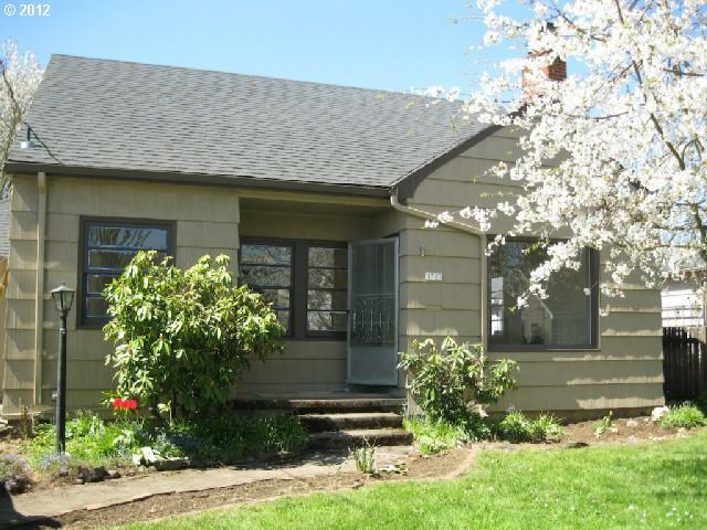 Property Photo:  4323 SE 48th Ave  OR 97206 