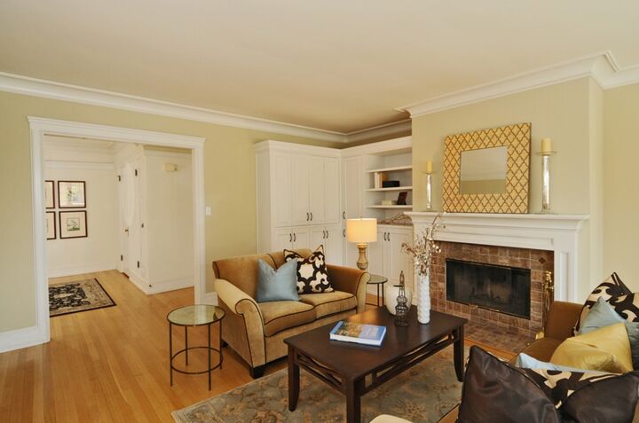 Property Photo:  110 W Highland Dr 411  WA 98119 