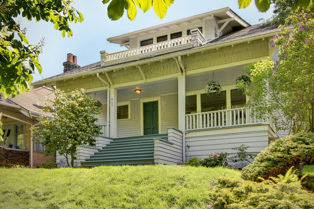 Property Photo:  407 Wheeler St  WA 98109 