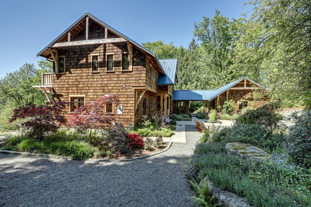 Property Photo:  1525 E Beaver Lake Dr SE  WA 98075 