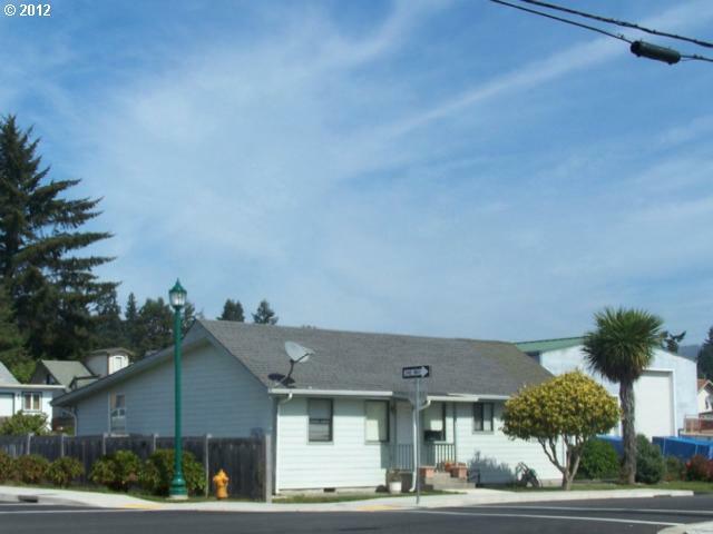 Property Photo:  554 Hemlock St  OR 97415 