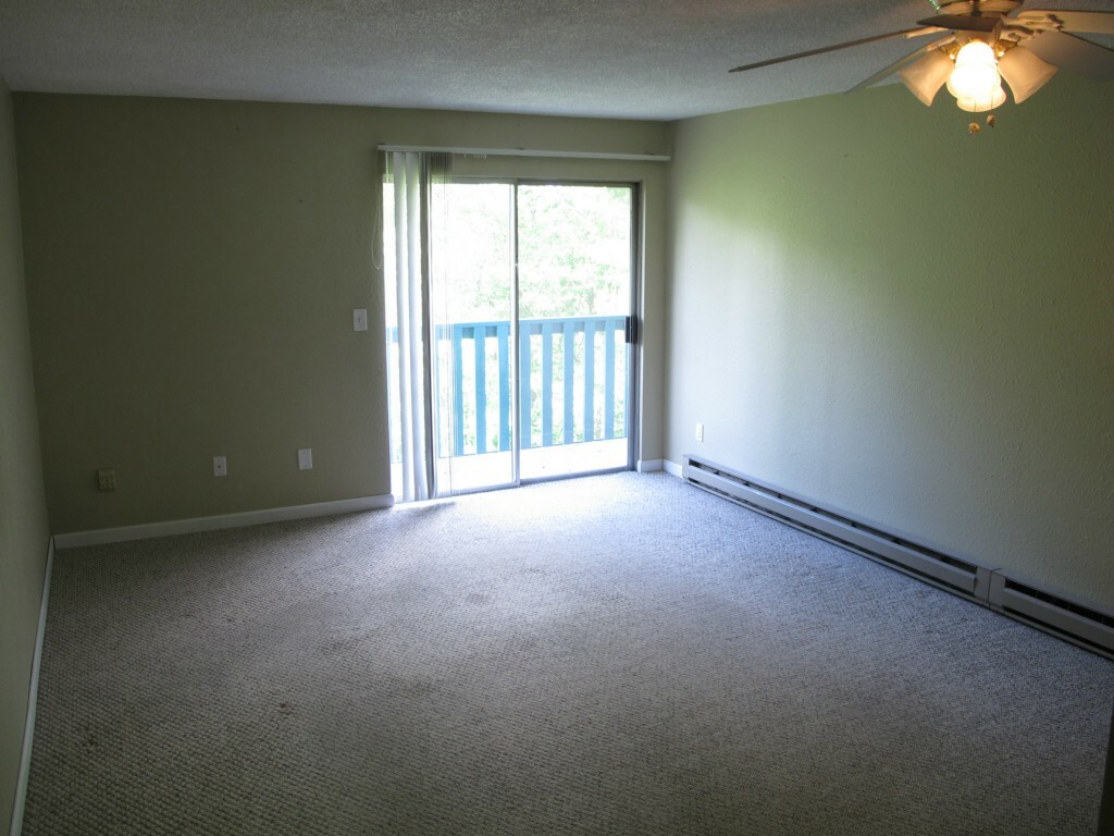 Property Photo: 17431 Ambaum Blvd S C42 WA 98148