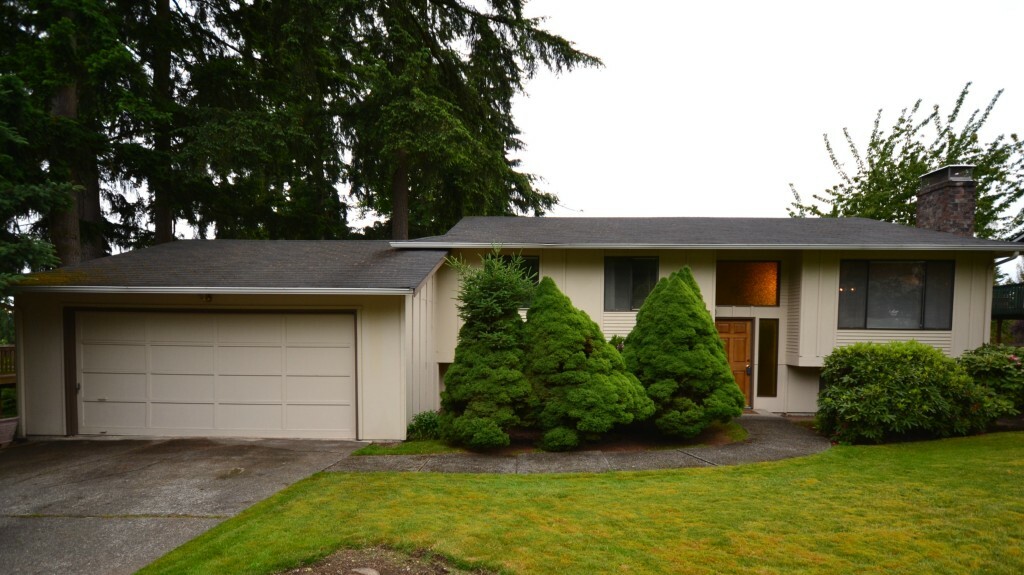 Property Photo:  9211 169th Place NE  WA 98052 