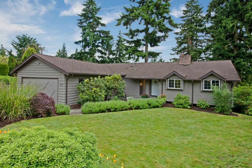 Property Photo:  12409 NE 28th St  WA 98005 