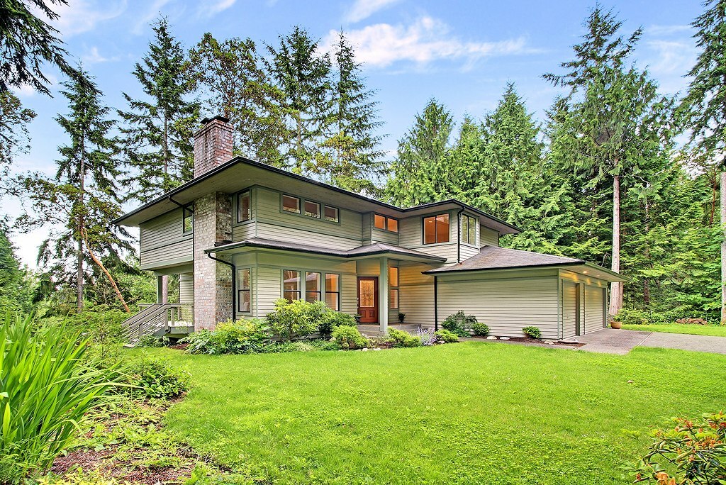 Property Photo:  4174 Palomino Dr NE  WA 98110 