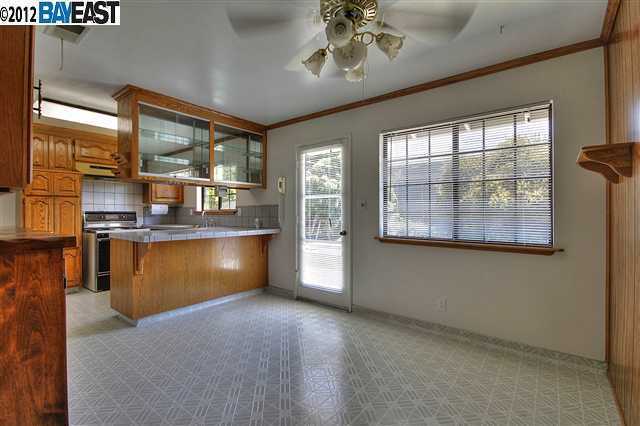 Property Photo:  5417 Farina Ln  CA 94538-3241 