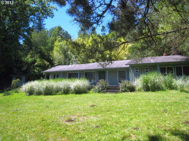 Property Photo:  762 Riverside Dr  WA 98671 