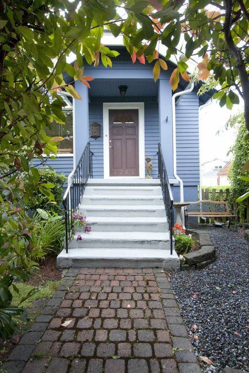 Property Photo: 2305 NW 85th St WA 98117