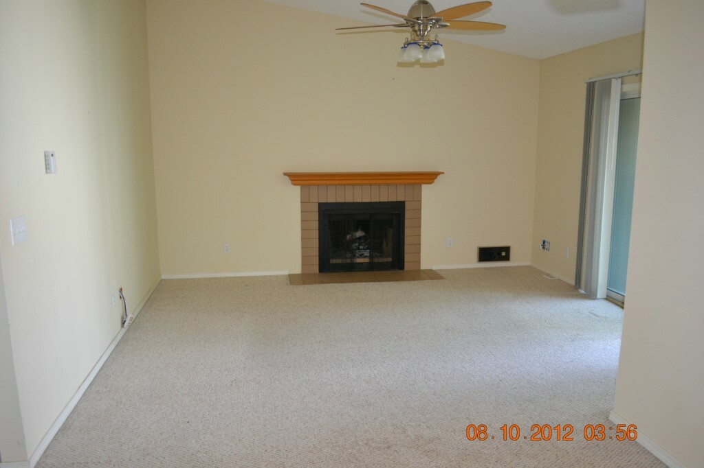 Property Photo: 10829 SE 172nd St C6 WA 98055
