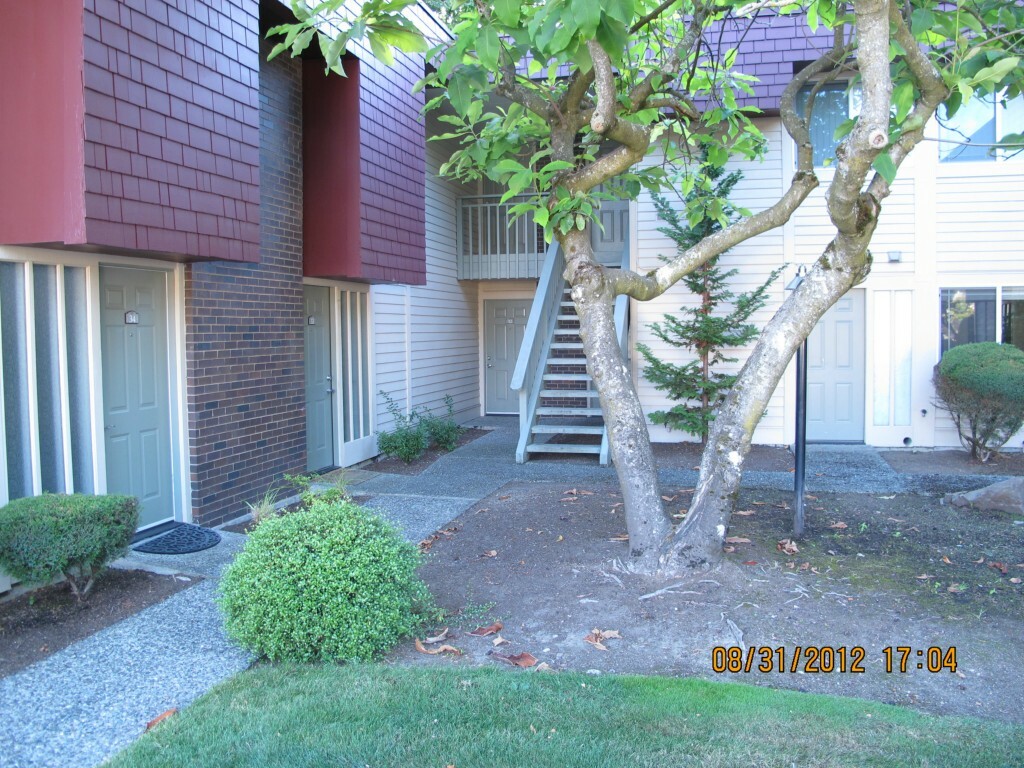 Property Photo: 501 141st Ave SE 30 WA 98007