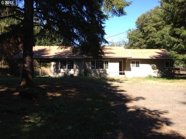 Property Photo: 40405 Mohawk River Rd OR 97454
