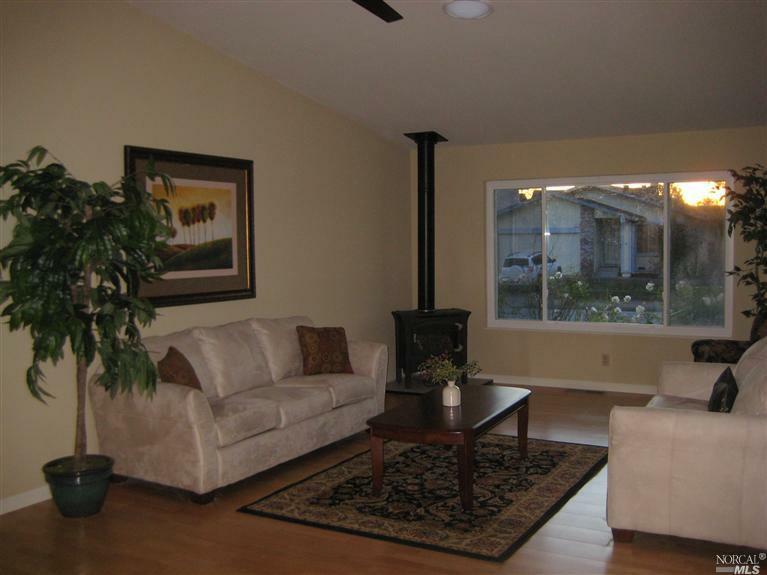 Property Photo:  5330 El Mercado Parkway  CA 95403 