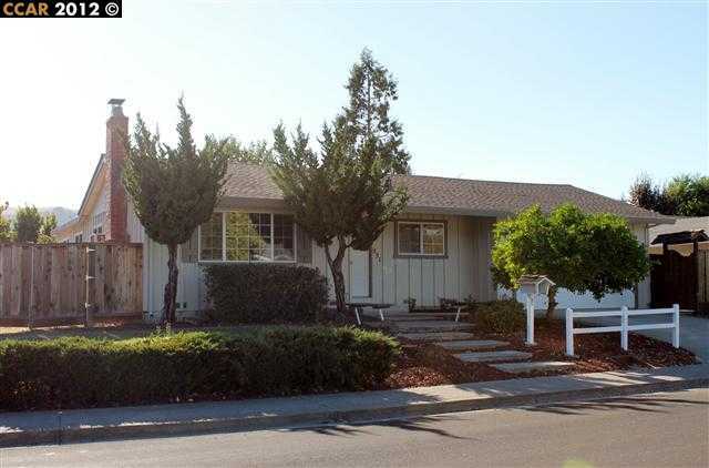 Property Photo:  251 Lander Pl  CA 94583-3540 