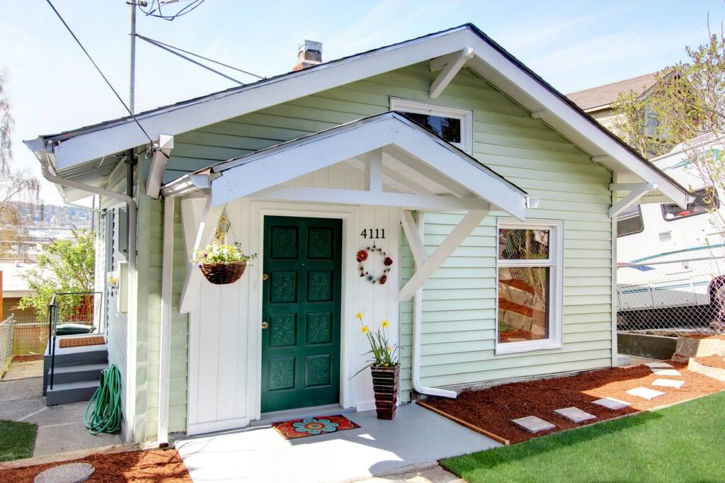 Property Photo: 4111 Baker Ave NW WA 98107