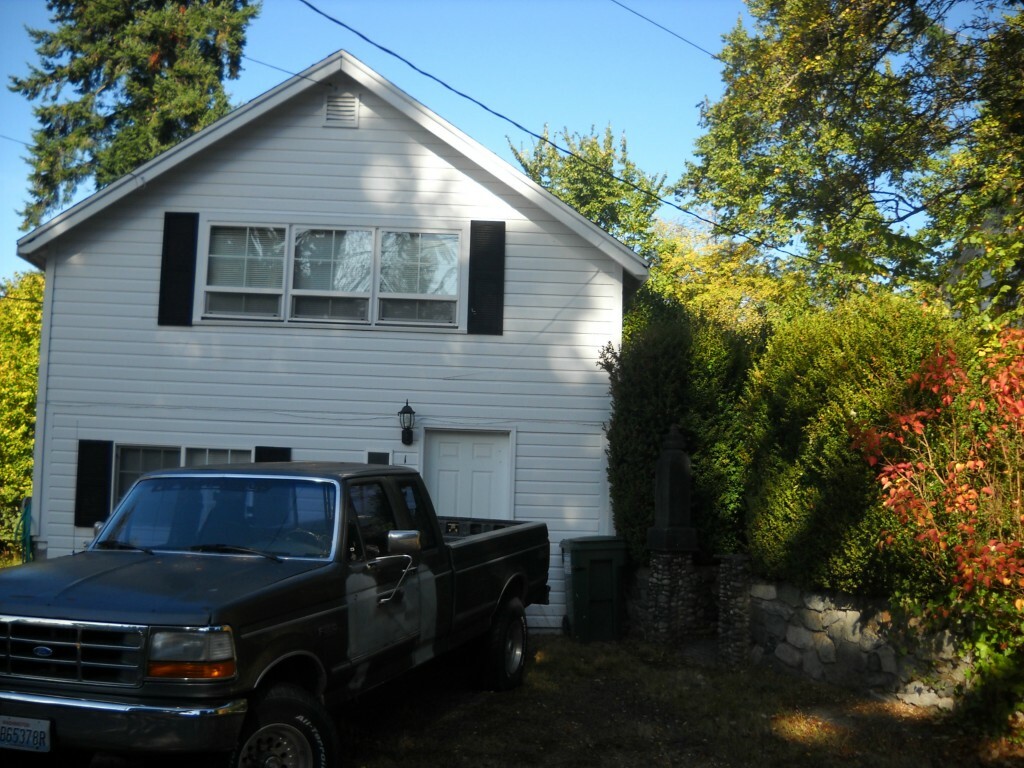 Property Photo: 1214 NE 123rd St WA 98125