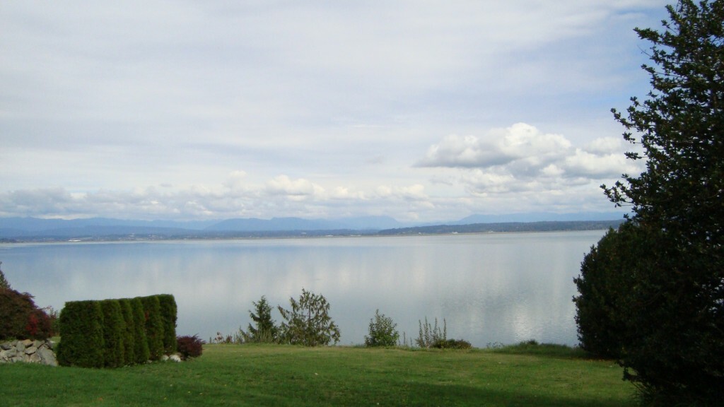 Property Photo: 891 East Camano Dr WA 98282