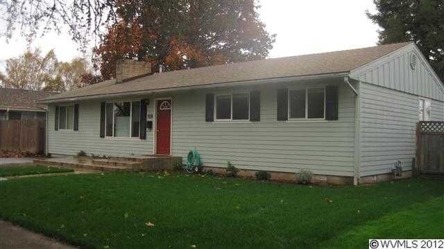 Property Photo:  432  F St  OR 97355 
