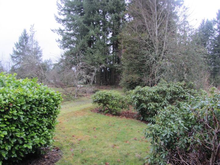 Property Photo: 12210 Kapowsin Hwy E WA 98338