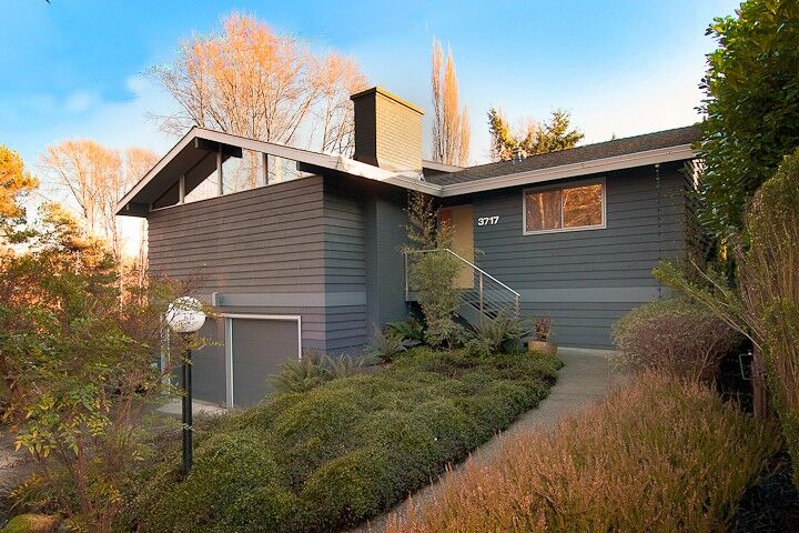 3717 NE 43rd St  Seattle WA 98105 photo