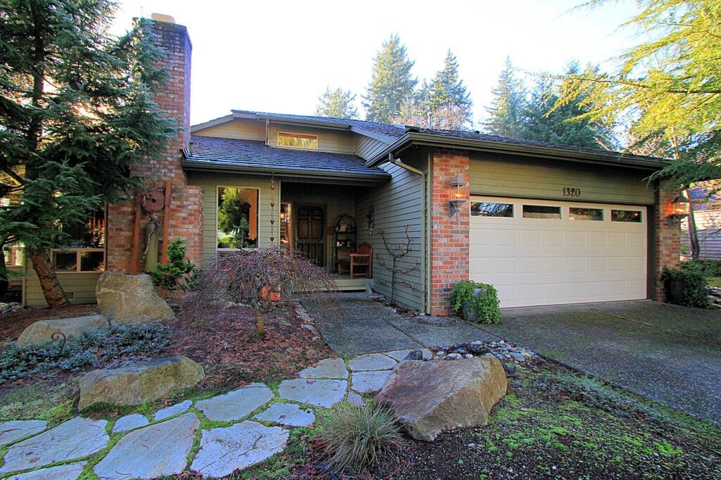 Property Photo:  1320 141st St SE  WA 98012 