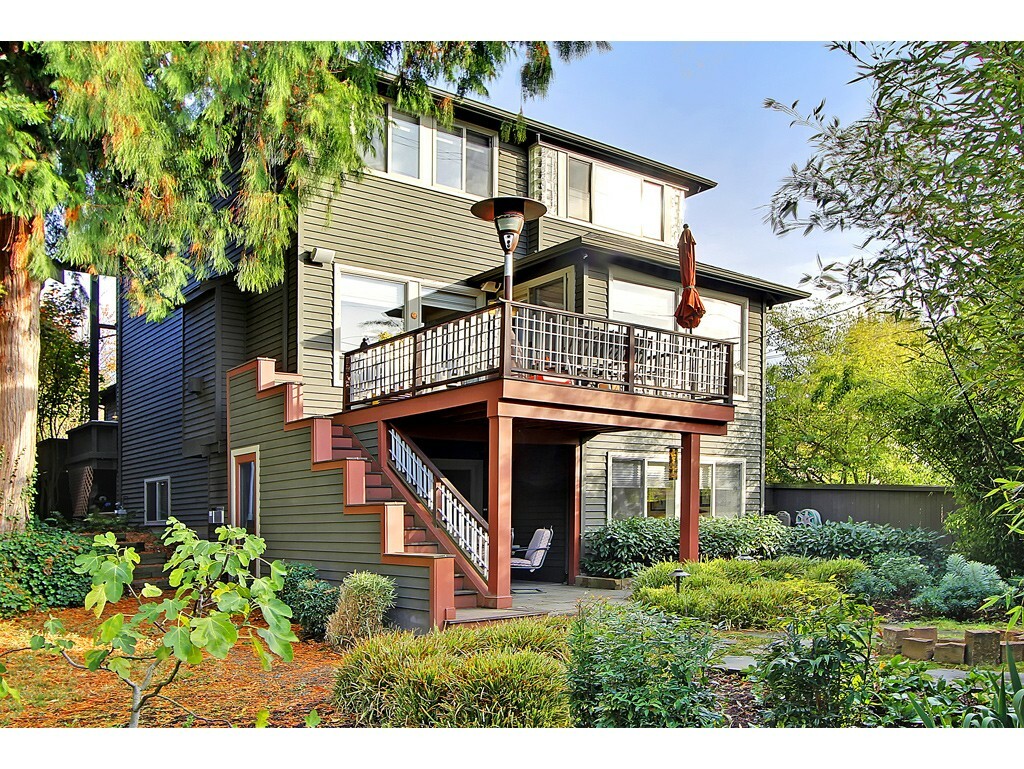 Property Photo: 6309 41st Ave SW WA 98136