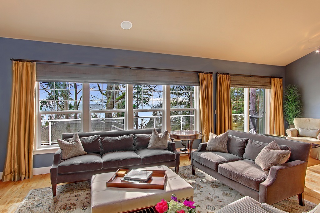 Property Photo: 7633 SE 41st St WA 98040