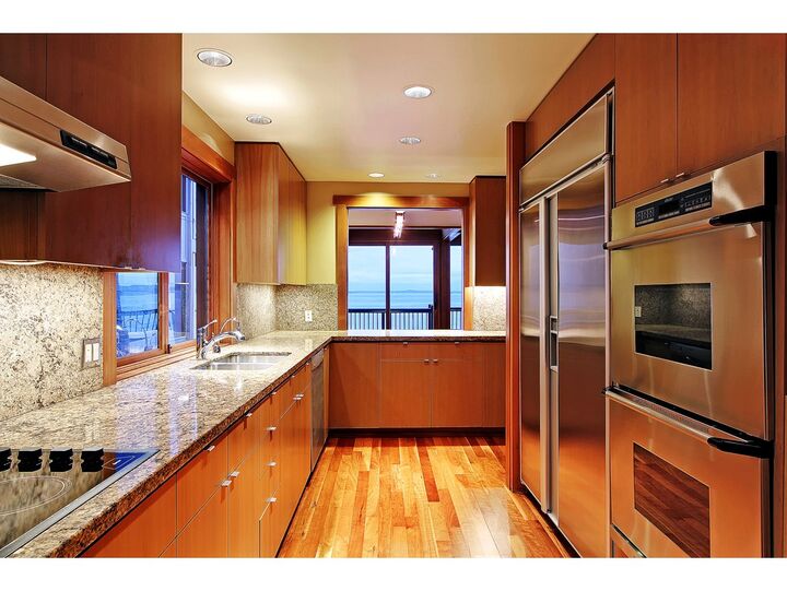 Property Photo:  3103 Alki Ave SW  WA 98116 