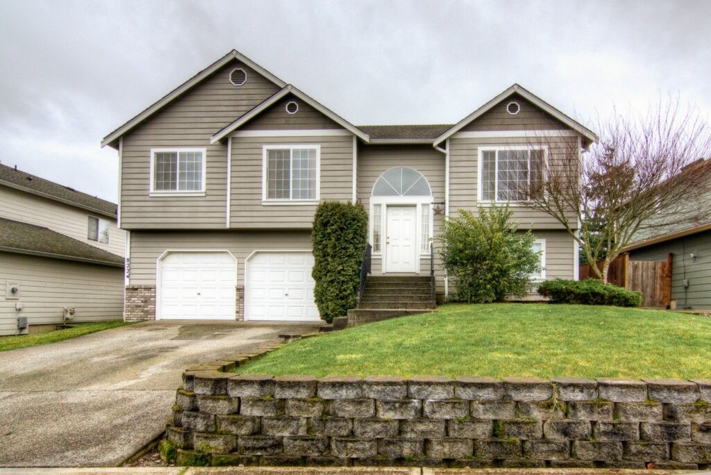 Property Photo: 8224 133rd St E WA 98373