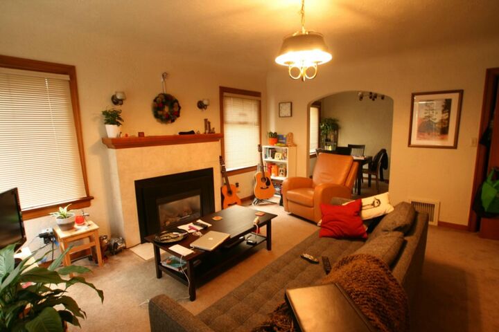 Property Photo: 2337 N 59th St WA 98103