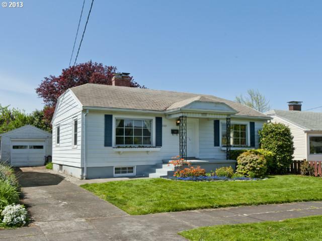 Property Photo:  3737 NE 74th Ave  OR 97213 