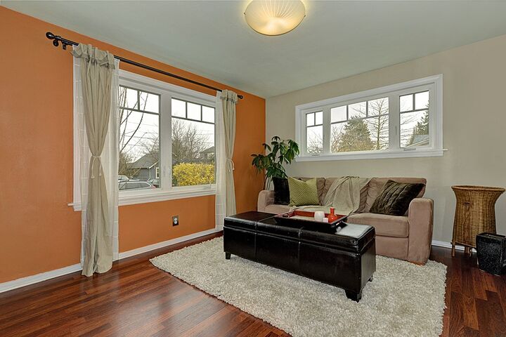 Property Photo: 4821 S Mayflower St WA 98118
