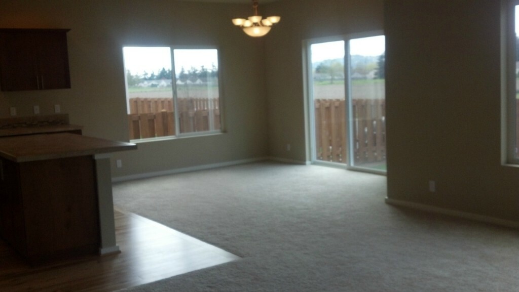 Property Photo: 1315 43rd St NE WA 98002
