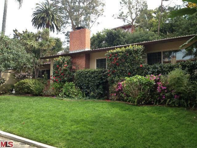 Property Photo:  354 Arno Way  CA 90272 