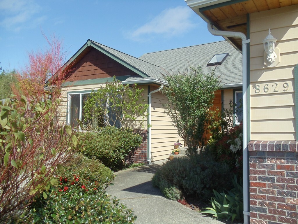 Property Photo: 8629 Myrtle Rd WA 98292