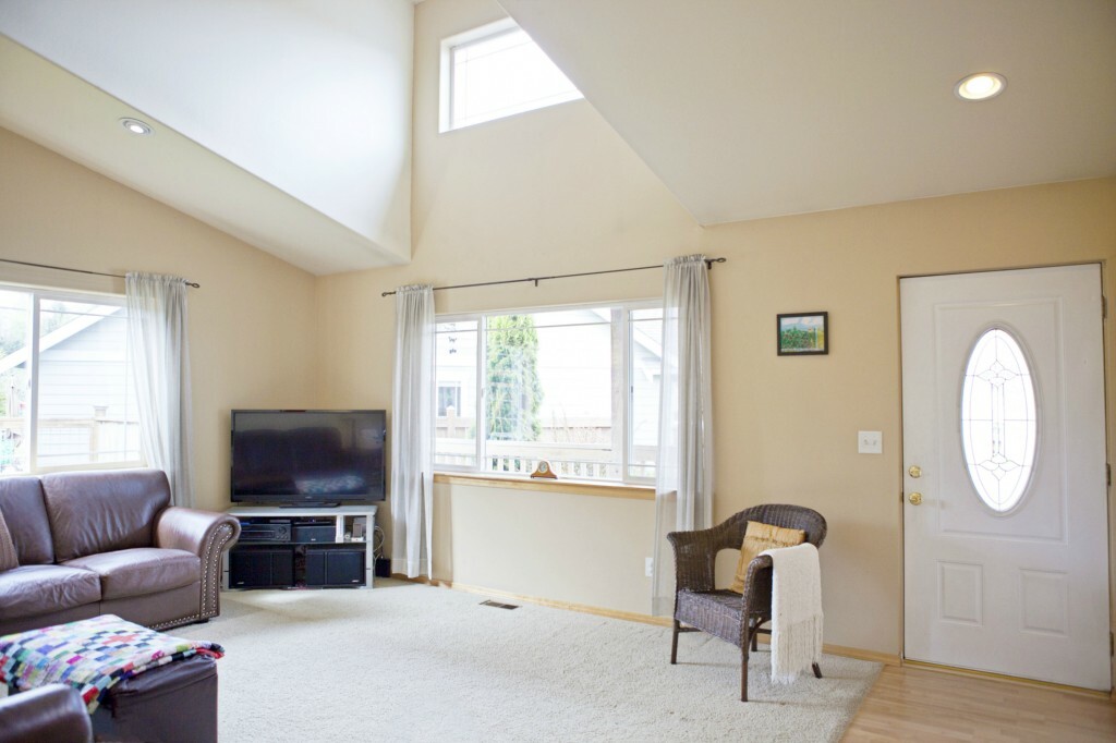 Property Photo:  4635 Bedford Ave  WA 98226 