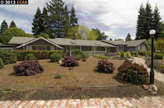 Property Photo:  910 Ocho Rios Drive  CA 94526-4818 