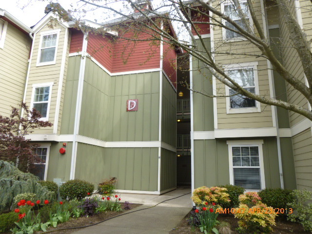 Property Photo:  7711 NE 175th St D108  WA 98028 